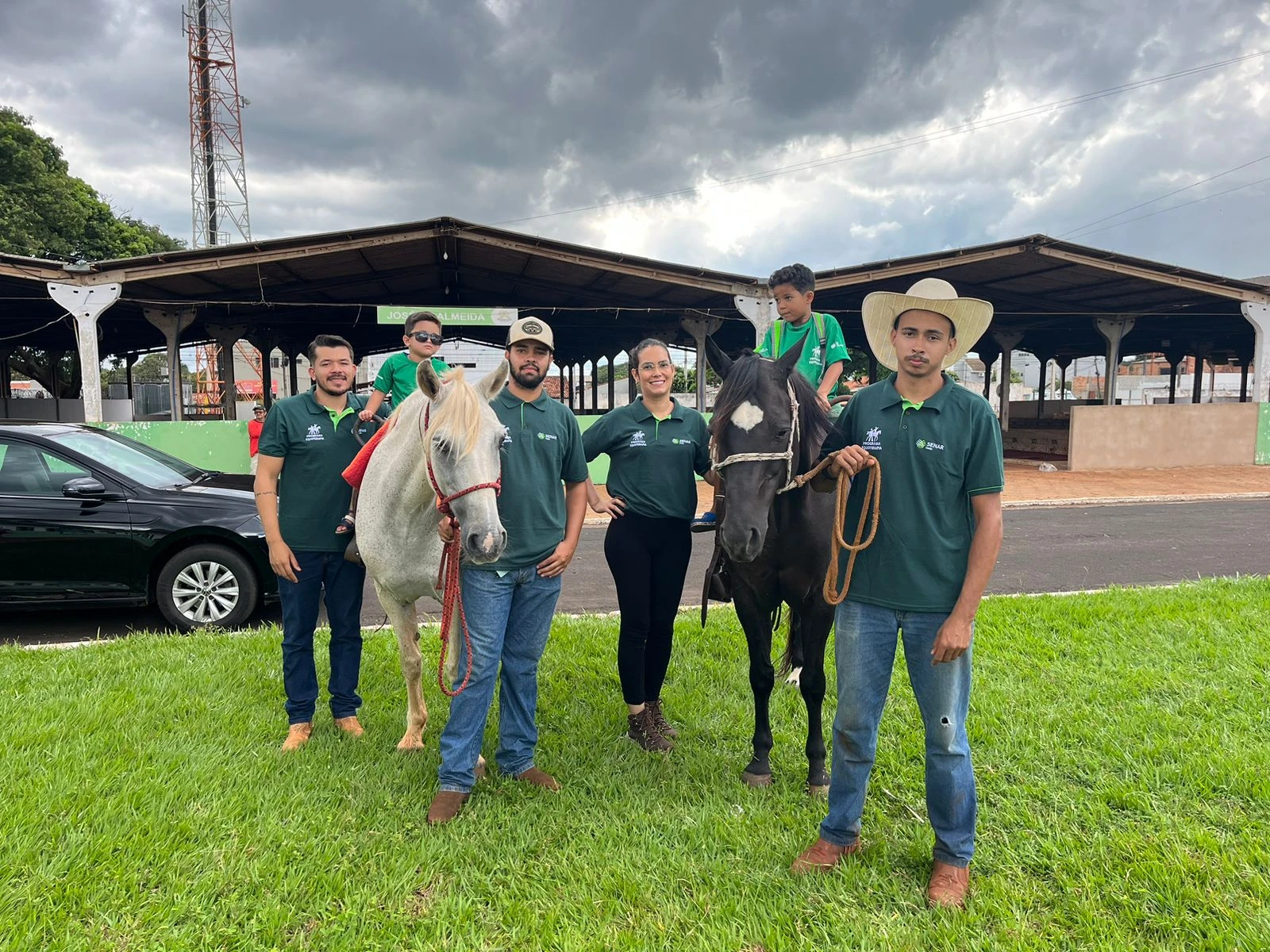Leia mais sobre o artigo Equoterapia Primeiro Sorriso recebeu novos uniformes
