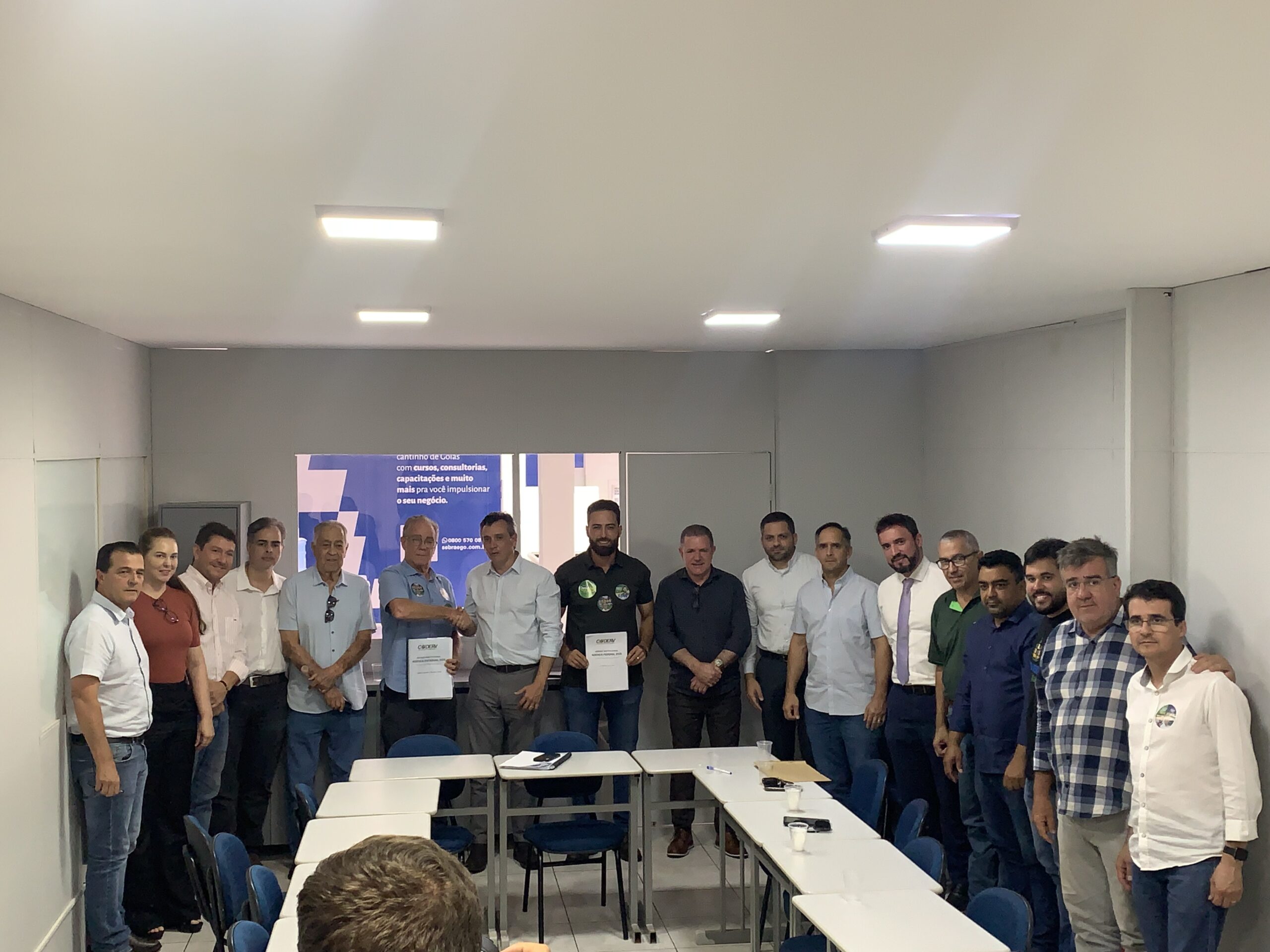 Leia mais sobre o artigo SINDICATO RURAL PARTICIPA DA ENTREGA DE DEMANDAS DE RIO VERDE E REGIÃO A CANDIDATOS