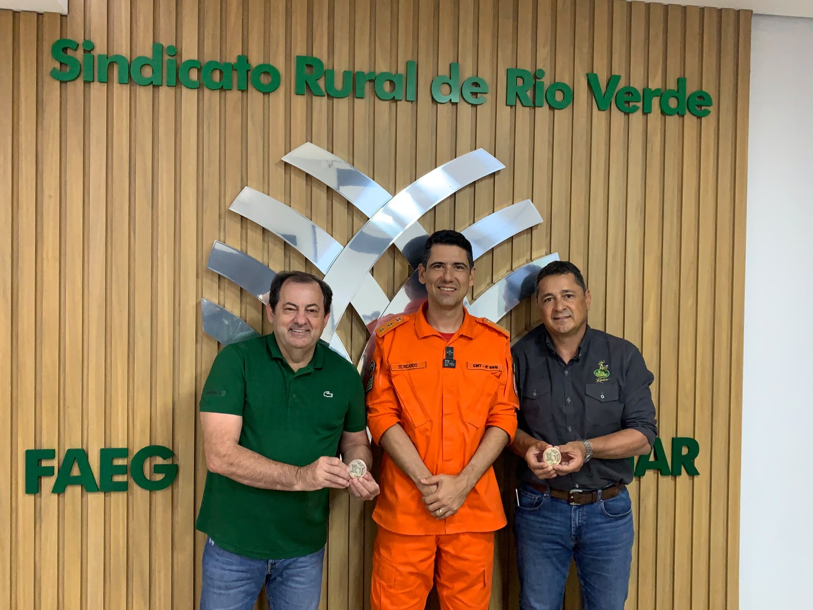 Leia mais sobre o artigo SINDICATO RURAL E CORPO DE BOMBEIROS REFORÇAM PARCERIA NA PREVENÇÃO E COMBATE A INCÊNDIOS NO CAMPO